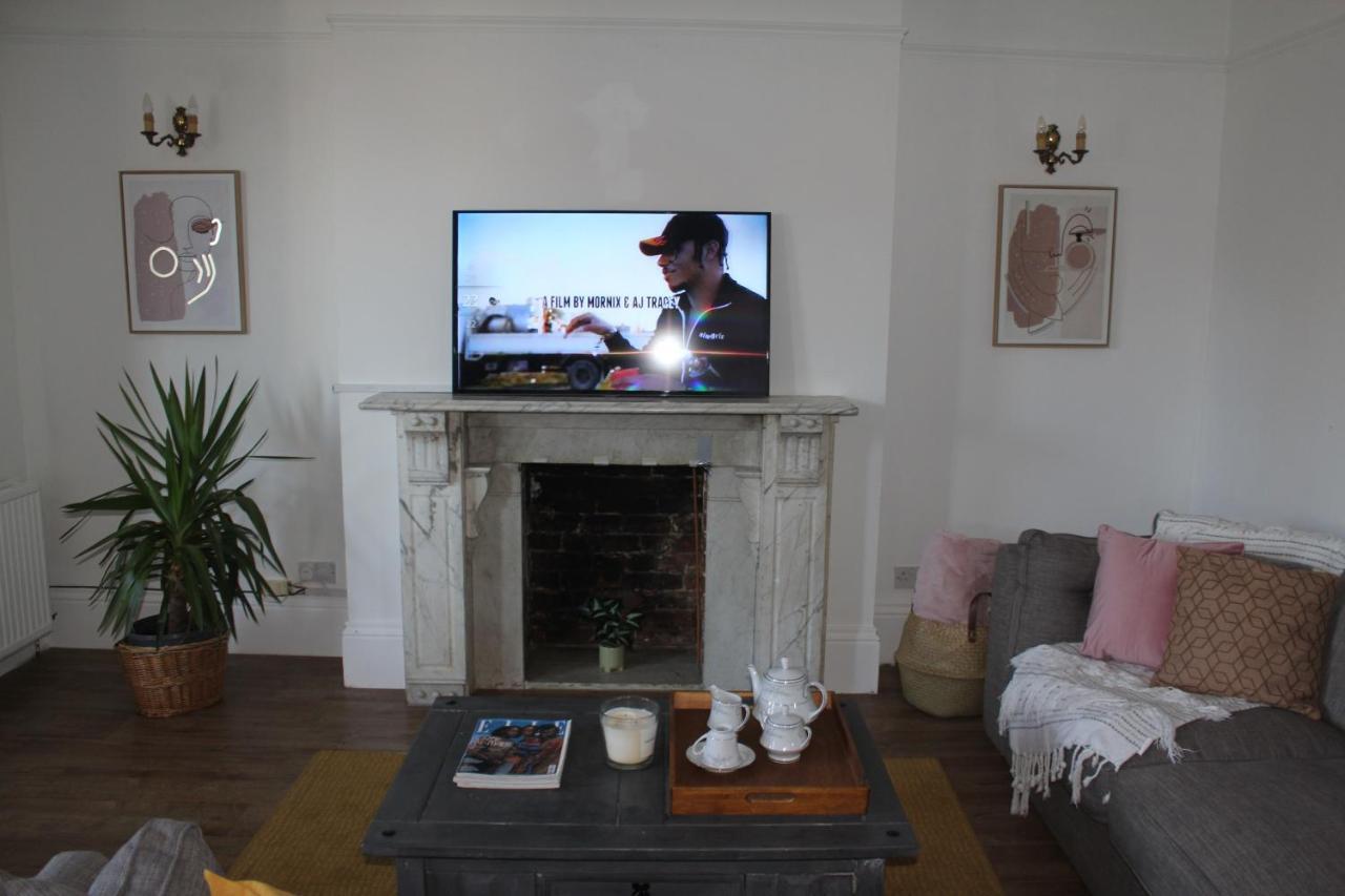 Canterbury Accommodations With Free Car Park Onsite And High Speed Wifi Bagian luar foto