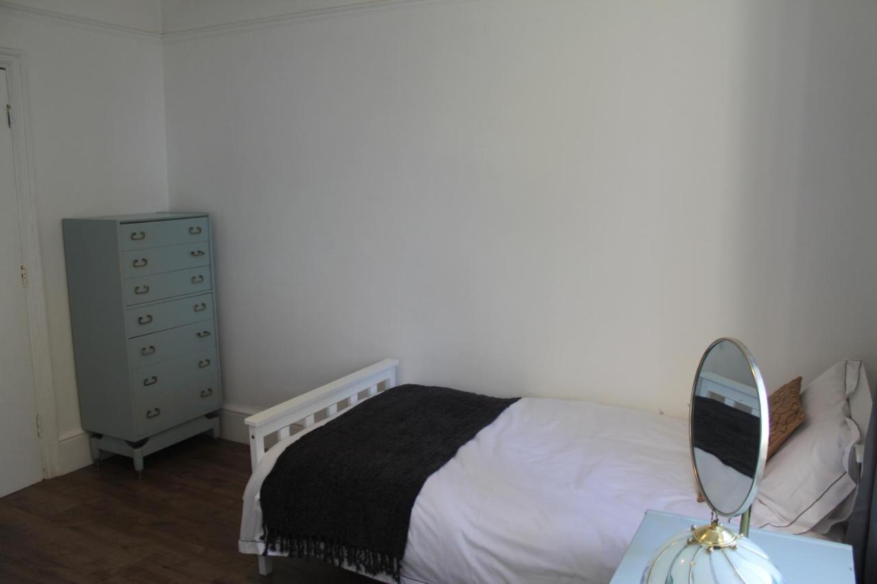 Canterbury Accommodations With Free Car Park Onsite And High Speed Wifi Bagian luar foto
