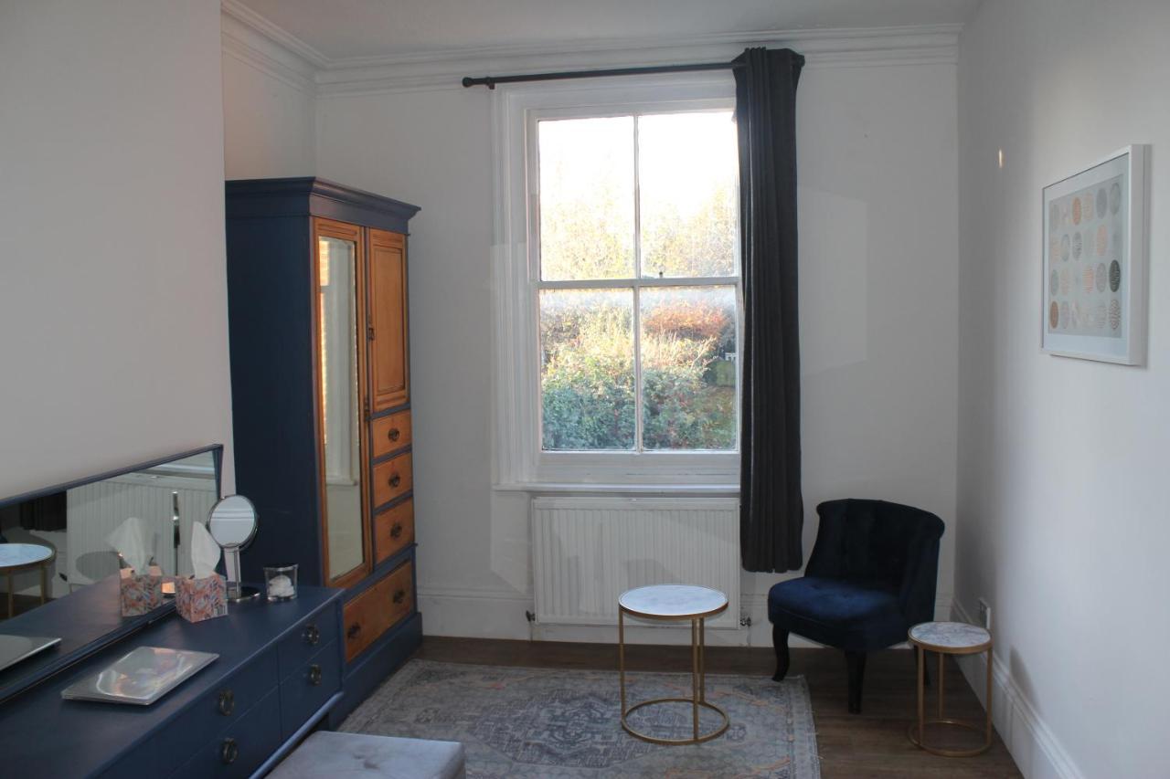 Canterbury Accommodations With Free Car Park Onsite And High Speed Wifi Bagian luar foto