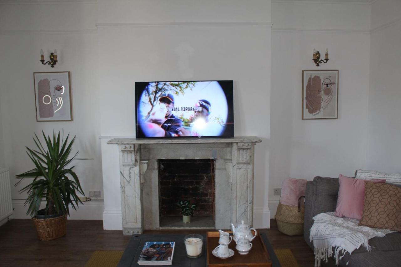 Canterbury Accommodations With Free Car Park Onsite And High Speed Wifi Bagian luar foto