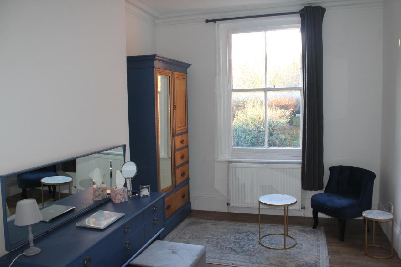 Canterbury Accommodations With Free Car Park Onsite And High Speed Wifi Bagian luar foto