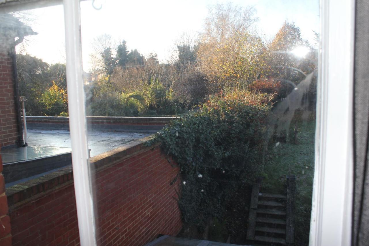 Canterbury Accommodations With Free Car Park Onsite And High Speed Wifi Bagian luar foto